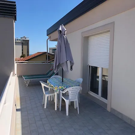 Appartamenti Abel Riccione Buitenkant foto
